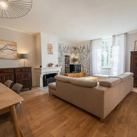 La Begasserie Ancienne Maison De Maitre De 1700 * Chateau-Larcher