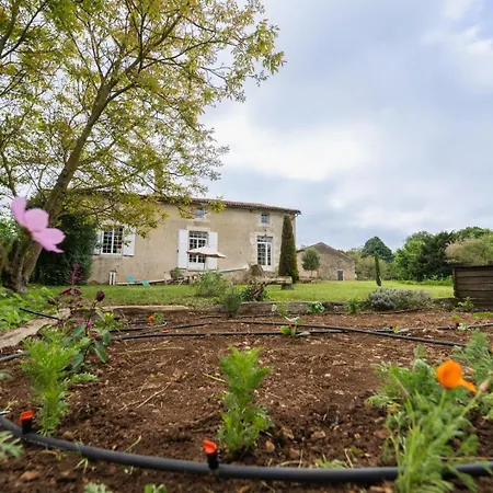La Begasserie Ancienne Maison De Maitre De 1700 * Chateau-Larcher