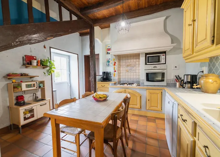 Сasa de vacaciones La Bégasserie Ancienne Maison De Maître De 1700 *