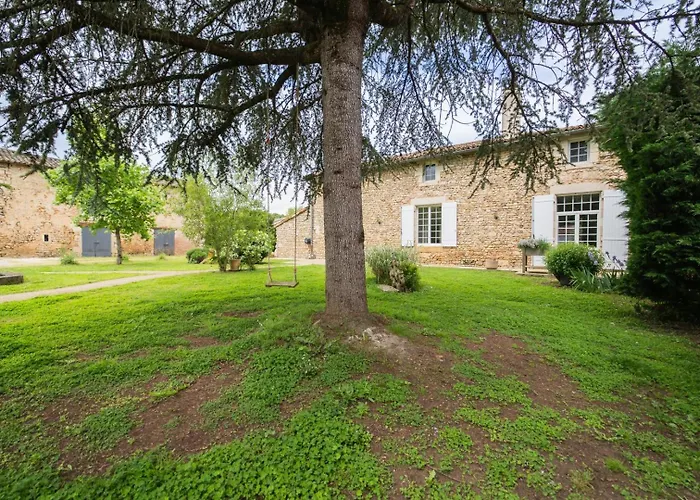 Сasa de vacaciones La Bégasserie Ancienne Maison De Maître De 1700 *